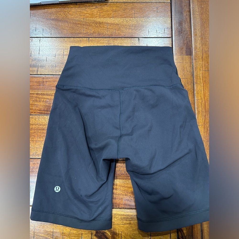 Lululemon Wunder Train High Rise 8” - Picture 2 of 3